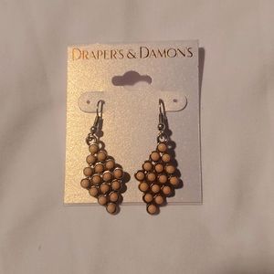 Drapers & Damon's earing